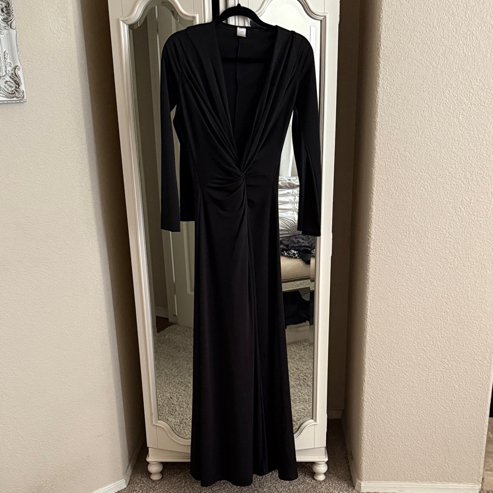 Elegant Black Long Sleeve Dress with Slit